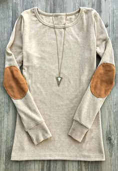 Suede classic calls! $24.99 Only with free shipping&easy return! This slim top features round neck&raglan sleeve! Pair it up to be cool at Cupshe.com Pijamas Women, Diy Vetement, Inspiration Mode, Style Me Pretty, Passion For Fashion, Autumn Winter Fashion, Style Me