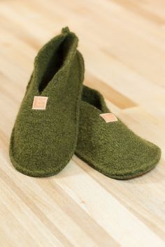 Unique boiled wool slippers with soft, reindeer leather soles. Made in Finland with locally sourced materials. Sizing: The fabric is knitted, boiled wool with ample stretch. S = Women's 6 ½ - 8 M = Women's 8 - 9 ½ L = Women's 9 ½ - 11 L = Men's 9 - 10 ½ XL = Men's 11 - 12 Materials100% WoolReindeer Leather CareHand wash in cold water. Moccasin Patterns, Boiled Wool Fabric, Knit Slippers, Knitted Slippers Pattern, Diy Slippers, Diy Wool, Handmade Slippers, Pike Place Market, Sewing Tutorials Free