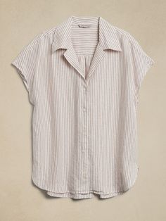 Clara Linen Short-Sleeve Shirt | Banana Republic Midwest Summer, 2023 Wish List, Weather Clothes, Old Money Outfit, Money Outfit, Era Fashion, Summer Capsule, Linen Short, Luxury Linen