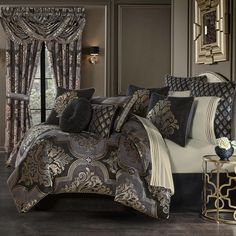 Top 45 Black Comforter Sets in King & Queen Size (2024) – Latest Bedding Round Decorative Pillows, Luxury Comforter Sets, Weighted Comforter, Queens New York, King Pillows, Queen Comforter Sets, Queen Comforter, King Comforter