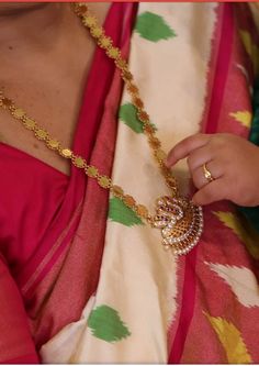 Chandra Haram, God Lakshmi, Traditional Mangalsutra, Dollar Chain, Hindu Jewelry, Simple Necklace Designs, Neck Pieces Jewelry, Antique Necklaces Design, New Gold Jewellery Designs