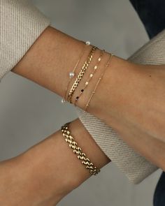 Stack Bracelets Gold, Classic Gold Bracelet, Classy Gold Bracelet, Dainty Chain Bracelet, Everyday Gold Bracelet Stack, Gold Bracelet Dainty, Elegant Bracelet Stack, Dainty Gold Bracelets, Vintage Bracelets Gold