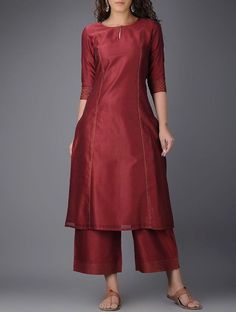 Silk Kurti Designs, Simple Kurta Designs, Designer Kurti Patterns, Simple Kurti Designs, Salwar Designs, Long Kurti Designs, Kurti Set, Kurta Neck Design, Cotton Kurti Designs