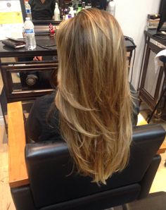 Long Layered Dark Blonde Hair, Beauty Recipes Hair, Honey Brown Hair, Dyed Hair Inspiration, Honey Hair