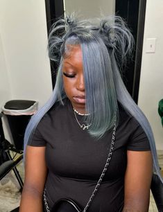 Pinby: @theaishaaaa 💕 Grey Wig Hairstyles, Grey Wig Install, Exotic Wigs, Straight Wig Hairstyles Black Women, Wig Ponytail, Exotic Hairstyles, Girly Hairstyles