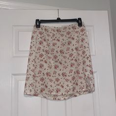 Pretty Floral Princess Polly Slip Skirt. Never Worn But Took The Tags Off. Casual White Pencil Skirt, Casual White Floral Print Mini Skirt, White Floral Print Feminine Mini Skirt, Feminine White Floral Print Mini Skirt, White Pencil Mini Skirt For Day Out, White Floral Print Pencil Skirt, Slip Skirt, Princess Polly, Pink White