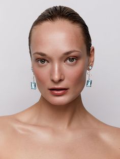 Luxury Blue Aquamarine Earrings, Luxury Aquamarine Blue Earrings, Elegant Aquamarine Earrings, Elegant Blue Topaz Earrings, Elegant Blue Aquamarine Earrings, Elegant Light Blue Evening Jewelry, Pearl Statement Earrings, Statement Earring, Nova York