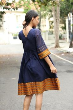 Navy Blue Saree, Kalamkari Dresses, Silk Kurti Designs, Casual Indian Fashion, Dress Design Patterns, Blue Saree