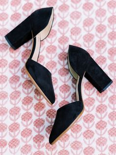 Professional Heels, Capsule Wardrobe Outfits, Short Heels, Black Block Heels, Commute To Work, Business Shoes, Black Shoes Women, Walk This Way, Comfortable Heels