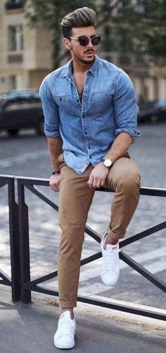 Mens Denim Shirt Outfit, Denim Shirt Outfits, Denim Shirt Outfit, Casual Denim Shirt, Herren Style, Mens Fashion Casual Winter, Jeans Beige