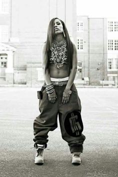 aaliyah Chica Hip Hop, Jamel Shabazz, Looks Hip Hop, Aaliyah Style, 90s Hip Hop Fashion, 90s Party, 90s Hip Hop, Hipster Outfits