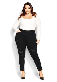 Denim Styling, Hourglass Body Shape, Plus Size Swim, Plus Size Brands, Denim Chic, Hourglass Shape, Stylish Plus, Weekend Style, Ripped Denim