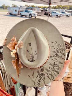 Custom Hand Burned Hat Hand Burned Wide Brim Hat Custom Branded Hat Cactus Burned Hat Western Hand Burned Hat - Etsy Wood Burned Felt Hat, Burned Hat Design Ideas, Custom Cowboy Hats Women, Custom Cowboy Hat Ideas, Hand Burned Hats, Pyrography Hats, Hat Decorating Ideas