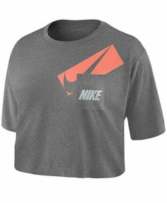 145-2205-0641 Nike Crop Top, Nike Sportswear Women, Graphic Crop Top, Crop Top Shirts, Selling Clothes, Nike Shirts, Crop Tshirt, Active Wear Tops, Nike Tops