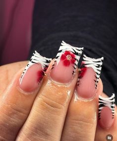 Short Zebra Nails, Shortie Nail Ideas, Kiss Mark Nails, Red Lace Nails, Red Zebra Nails, Zebra Print Nails Designs, Red Short Nails, Shorties Nails, Zebra Nails