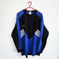 🚨 follow us on instagram @bestclassicvintage 🚨 Beautiful vintage Adidas long sleeve shirt from the 90s. Very good used condition. Size approximately XL Pit to pit: 65cm Back length: 82 cm 90s Long Sleeve Streetwear Sweatshirt, 90s Style Long Sleeve Streetwear Sweatshirt, 90s Long Sleeve Tops For Streetwear, 90s Long Sleeve Sweatshirt For Fall, 90s Style Long Sleeve Fall Sweatshirt, 90s Long Sleeve Fall Sweatshirt, Vintage Long Sleeve Sweatshirt With Graphic Print, Retro Long Sleeve Sweatshirt, Adidas Long Sleeve Shirt