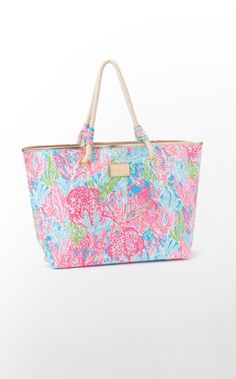 Perfect way to brighten up any outfit! Big enough to hold everything thing you need! Lilly Pulitzer Summer '13 Collection Pretty Purses, Diy Monogram, Preppy Stuff, Pack Your Bags, Shop Products, Cute Bags, Arm Candy, Beach Bag, Girly Things