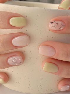 Jell Nails Designs Short, Korean Nail Simple, Simple Korean Nails Short, Simple Short Nail Designs Summer White, Very Simple Short Nail Designs, Korean Short Nails Ideas, Short Nail Inspo Korean, Minimalist Korean Nails, Short Nail Korean Style