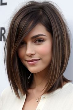 Explore stylish long bob hairstyles for thin hair that provide texture and depth. These trendy bobs are designed to create a thicker look with layers and waves, adding dimension to thin hair. Medium Length Hair Styles For Round Faces, Longer Length Haircut, Long Reverse Bob, Hair Bobs Medium, Lob Hairstyles For Thick Hair, Hair Bob Long, Long Bob Haircuts With Layers, Cute Lob Haircut, Long Hair With Bangs Hairstyles