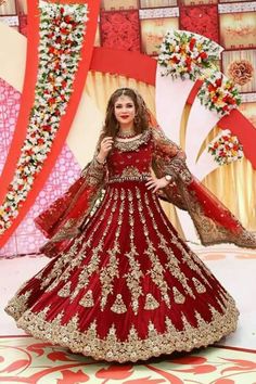 Mehandi Outfit, Kurta Designs Men's, Mehandi Outfits, Pakistani Brides, Pakistani Bridal Makeup, Bridal Attire, Real Funny, Red Lehenga