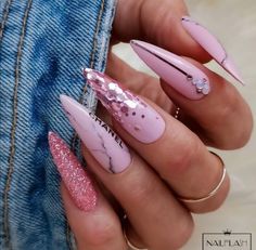 Nail Flash, Santa Nail Art, Burberry Nails, Rose Glitter, Luminous Nails, New Nail Art Design, Velvet Nails, Fall Nail Trends, Nails Design With Rhinestones