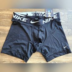 Brand New Without Tags Nike Dri-Fit Essential Micro Boxer Brief Men's Size:Medium Color:Black Please Ask All Questions Prior To Purchasing Sporty Black Boxer Briefs For Training, Black Compression Boxer Briefs For Sports, Black Compression Boxer Briefs For Training, Black Boxer Briefs For Workout, Breathable Black Boxer Briefs, Black Short Boxer Briefs For Workout, Nike Casual Boxer Briefs For Gym, Nike Casual Boxer Briefs For Workout, Black Compression Boxer Briefs For Gym