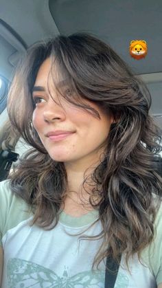 keiani mabe Wavy Haircut Inspiration, Haircuts For Wavy Hair Women, Wavy Hairstyles Short Hair, Haircut Inspo Medium, Layered Hair Curtain Bangs, Wavy Hair Cuts, Coachella Hairstyles, Short Hair Layered, Trendy Summer Hairstyles