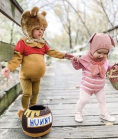 Piglet Halloween Costume, Halloween Costumes For Sisters, Piglet Costume, Sister Halloween Costumes, Sibling Halloween Costumes, Sibling Costume, Halloween Costume Toddler Girl, Twin Halloween