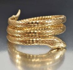 Vintage Jewelry Antique, Emerald Ring Vintage, Antique Jewellery Online, Style Africain, Art Deco Gold, Art Deco Bracelet, Ankle Chain, Snake Jewelry, Classic Bracelets