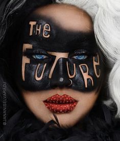 Scary Beauty, Super Hero Makeup, Cruella Deville Makeup, Disney Princess Makeup, Halloween Makeup Clown, Fashion Editorial Makeup, Make Up Halloween, Movie Makeup, Hot Halloween Outfits