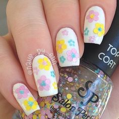 Flower Power Glitter Placement Nails via #Nailsbyerin #nailart #whitebase #floral #pretty - bellashoot.com Pretty Fingers, Navy Nails, Crazy Nail Art, Fantasy Nails, Nice Nails, Nails Fashion, Mermaid Nails, Nail Stuff