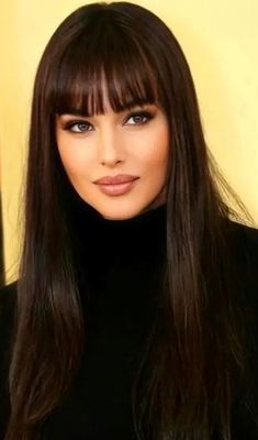 Brown Hair And Bangs, Italian Beauty, Long Brown Hair, Trendy Haircuts, Trending Haircuts, 인물 사진