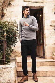 Men’s Knit Sweater Outfit, Tech Guy Outfit, French Guy Style, Mens Grey Sweater Outfit, Mens Fashion 30 Year Old, French Outfit Style Men, French Men Fashion, Grey Sweater Outfit Mens, French Style Men