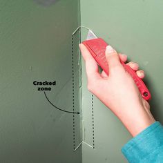 Sheetrock Repair, Drywall Corners, Drywall Tape, How To Patch Drywall, Drywall Installation, Drywall Repair, Home Fix, Diy Repair, Drywall