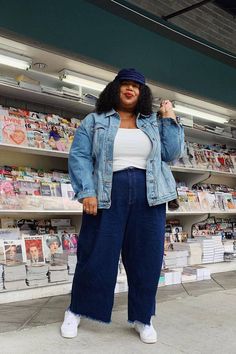 21 Ways to Wear Wide-Leg Jeans: The Outfit Ideas to Try | Who What Wear Wide Leg Jeans Plus Size, Wide Leg Jeans Outfits, Style Wide Leg Jeans, Wide Leg Jeans Outfit, Plus Size Denim, Perfect Denim, Double Denim, Denim Trends, Wide Jeans