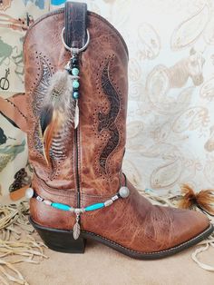 Boot Bling Diy, Cowboy Boot Jewelry, Indian Boots, Cowboy Boot Crafts, Neon Cowboy, Cowboy Spurs, Cowboy Hat Bands