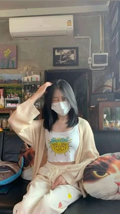 Korean Haircut Without Bangs, Korean Short Hairstyle Aesthetic, Ootd Short Hair, Asian Haircut Women, Aesthetic Haircuts Short, Short Haircut Korean Style, Korean Haircuts For Women, Short Korean Haircut