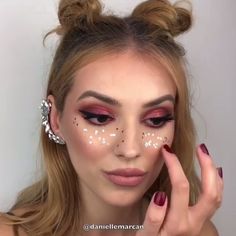 Coachella Make-up, Natural Makeup Tutorials, Glitter No Rosto, Coachella Makeup, Beautiful Bridal Makeup, Sparkle Makeup, Halloween Make-up Looks, Awesome Makeup, Rave Makeup