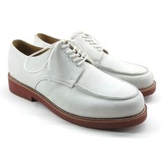 Sporty Buck – Re-Mix Vintage Shoes Vintage Shoes Men, Retro Style Men, Saddle Oxfords, Mens Dress Boots, Mens Boots Fashion, Mens Nike Shoes, Shoe Company, Makeup Pictures, Mens Shoes Boots