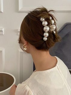 Multicolor Cute,Elegant Collar  PMMA  Large Hair Claw Embellished   Women Accessories Pearl Hair Accessories, Vacation Hairstyles, Large Beads, Female Hair, Hair Accessories Pearl, Big Pearl, Pearl Hair Pins, Pearl Hair Clip, Party Earrings