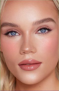 Makeup For Cool Undertones, Bridal Makeup Natural, Natural Eyeshadow, Cool Makeup Looks, Liquid Blush, Stunning Makeup, Makeup Guide