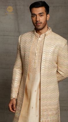 An effortless wardrobe upgrade that doesn’t compromise on style, comfort or trend. Rechannel indo-westerns are perfect for any festive occasion! Embroidered Bandhgala, Indo Western Dress For Men, India Fashion Men, Peach Jacket, Mens Traditional Wear, Wedding Kurta