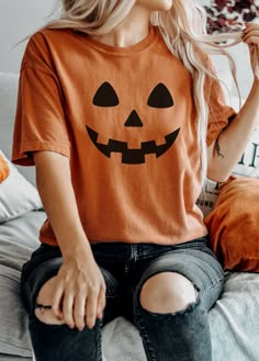 Funny Jack O Lanterns, Yoda Shirt, Pumpkin Costume, Pumpkin Face, Autumn T Shirts, Pumpkin Shirt, Pumpkin Faces, Halloween Tees, Jack O