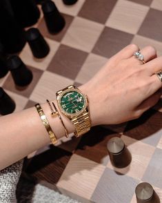 Rolex Watch Outfit, Yellow Gold Rolex Women, Womens Rolex Watches Gold, Daydate Rolex Women, Rolex Day Date 36 Gold, Gold And Green Watch Women, Gold Watch Green Face, Gold Green Watch, Rolex Watches Women Green