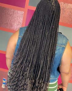 🚨🚨🚨🚨Small and Full Waist legnth Bohemian Senegalese Twist 🚨 Like, tag, Share! Text, Dm, or call 248-252-2155👈🏾 booking site in BIO!!! #kryssykilledit #detroithair #detroitbraider #detroitbraids #detroitstylist #detroithairstylist #detroitsalon #southfieldhair #southfieldsalon #southfieldbraids #southfieldstylist #southfieldbraider #thebraidbox #southfieldhairstylist #creative #protectivestyles #protectivehairstyles #healthyhair #braid #braids #braidstyles #braidsdetroit #twist #thicktwist Bohemian Senegalese Twist Hairstyles, Bohemian Senegalese Twist, Small Senegalese Twist, Small Twist Braids, Havana Twist Styles, Sengalese Twists, Braided Hairstyles For Teens