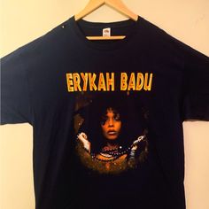 Erica Abi Wright (Born February 26, 1971), Known Professionally As Erykah Badu Is An American Singer, Rapper, Songwriter, Record Producer And Actress. . . . . . . . . #Erykahbadu #Jillscott #Neosoul #Music #Hiphop #Rnb #Laurynhill #Beyonce #Janetjackson #Soul #Blackgirlmagic #Baduizm #Chrisbrown #Explorepage #Megantheestallion #Queenlatifah #Badu #Kellyrowland #Pac #Djkhaled #Ceelogreen #Kevingates #Cent #Rihanna #Funny #Ballandmjg #Memesdaily #Rap #Scarface #Sade Rihanna Funny, Eryka Badu, Nba T Shirts, Erykah Badu, Neo Soul, Black Neon, Concert Tshirts, Vintage Grunge, Cartoon T Shirts