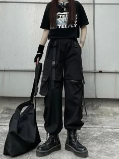 Emo Harajuku, Techwear Women, Tomboy Stil, Techwear Fashion, Pants Jogger, Cargo Pants Outfit, Black Cargo Pants, Pants Cargo