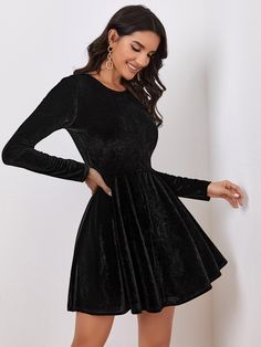 Black Elegant  Long Sleeve Velvet Plain Fit and Flare  Non-Stretch Fall/Winter Women Dresses Velvet Style, Long Sleeve Velvet Dress, Elegant Mini Dress, Chloe Moretz, Aline Dress, Painting Designs, Black Velvet Dress, Vestidos Vintage, Dress For Short Women