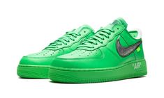 The Off-White x Nike Air Force 1 Low “Brooklyn”  in green is a collaboration between the late Virgil Abloh, his high fashion and streetwear brand, and Nike on the retro basketball shoe.  The “Brooklyn” colorway was teased by Tremaine Emory, Abloh’s friend, and Creative Director of Supreme, in spring 2022.  The shoe features a monochromatic green appearance with a contrasting Metallic Silver leather Swoosh on the sides.  A green plastic zip tie is a signature Off-White design element.  Industrial Tremaine Emory, Sneaker Displays, White Air Force 1, White Air Forces, Sneakers Box, Kobe Shoes, Retro Basketball Shoes, Retro Basketball, Nike Air Force 1 Low