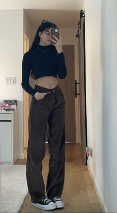 Stile Ragazza Skater, Tall Girl Outfits, Brown Pants, Tall Girl, 가을 패션, Streetwear Outfit